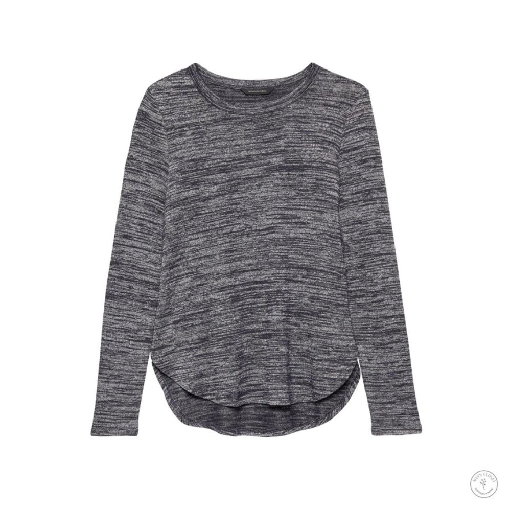 Banana Republic Women’s Gray/Black Long Sleeve Top